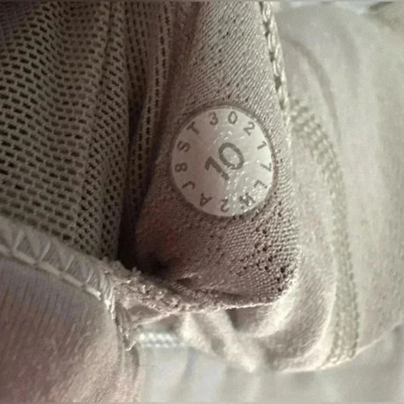 Lululemon Size 10 Invigorate‎ Mesh Ventilation Racerback Sports Bra Wire Free - Picture 8 of 8